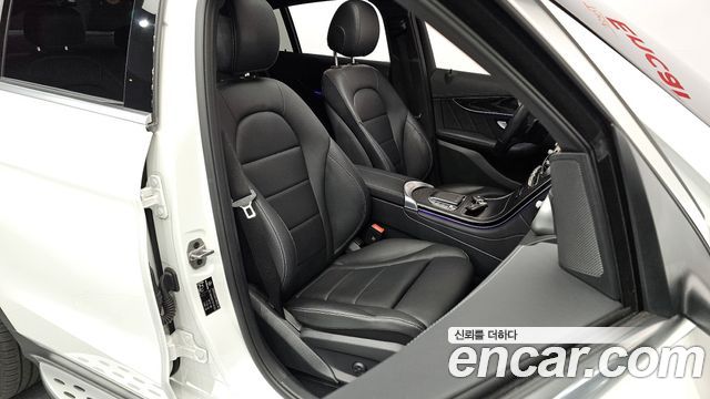 Mercedes-Benz GLC-Class GLC300e 4MATIC Coupe