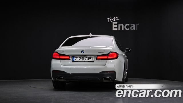 BMW 5-Series 530i xDrive M Sport Package