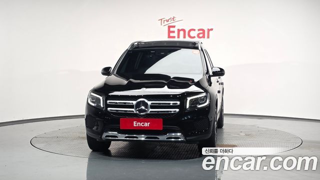 Mercedes-Benz GLB-Class GLB220