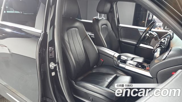 Mercedes-Benz GLB-Class GLB220