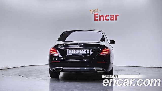Mercedes-Benz E-Class E200 Avantgarde