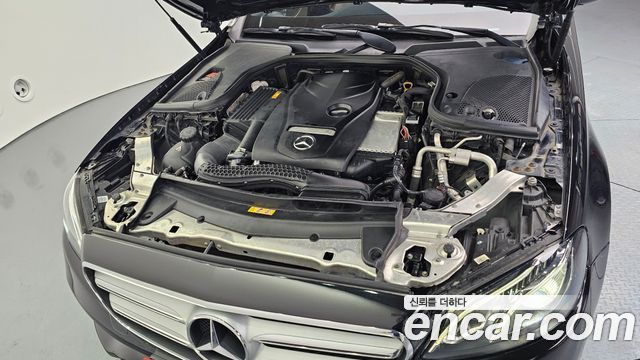 Mercedes-Benz E-Class E200 Avantgarde