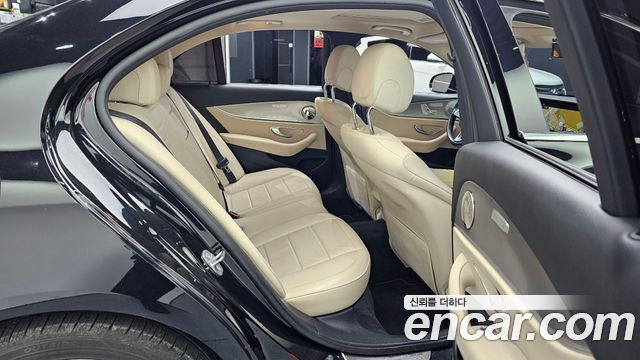 Mercedes-Benz E-Class E200 Avantgarde