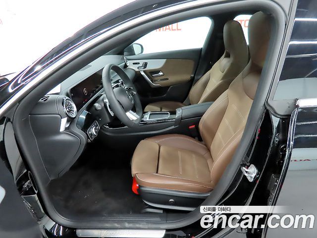 Mercedes-Benz CLA-Class CLA250 4MATIC