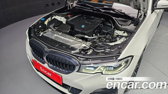 BMW 3-Series 330i xDrive M Sport