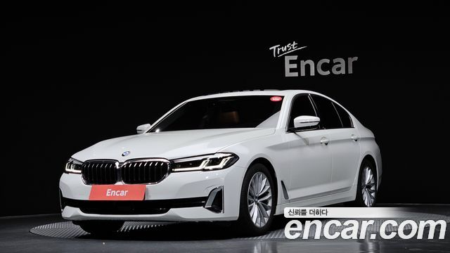 BMW 5-Series 520i Luxury