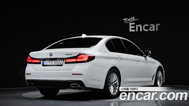 BMW 5-Series 520i Luxury