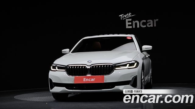 BMW 5-Series 520i Luxury