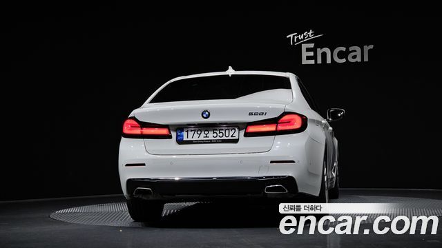 BMW 5-Series 520i Luxury