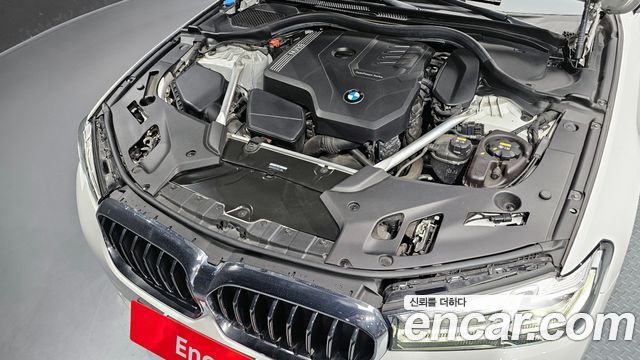BMW 5-Series 520i Luxury