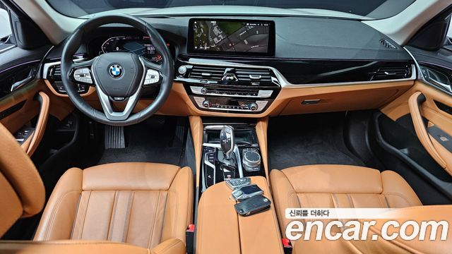 BMW 5-Series 520i Luxury