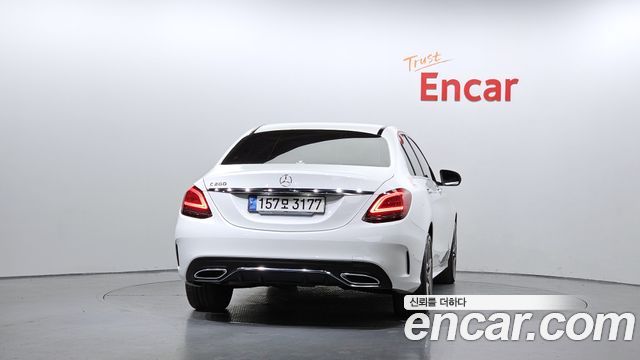 Mercedes-Benz C-Class C200 AMG Line