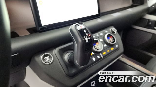 Land Rover Defender 110 D300 HSE