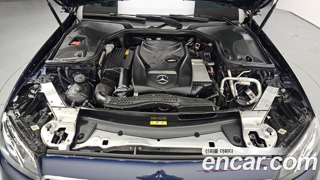 Mercedes-Benz E-Class E200 Avantgarde