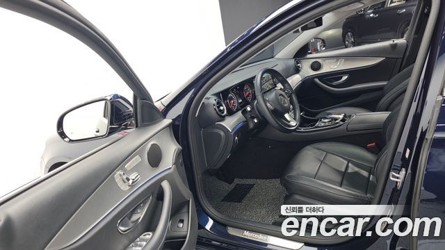Mercedes-Benz E-Class E200 Avantgarde