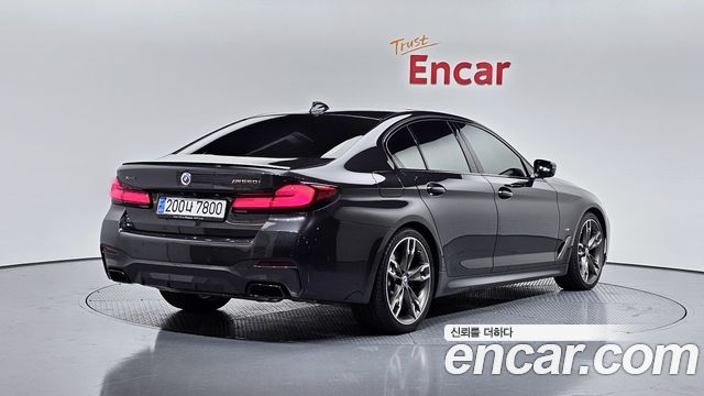 BMW 5-Series M550i xDrive