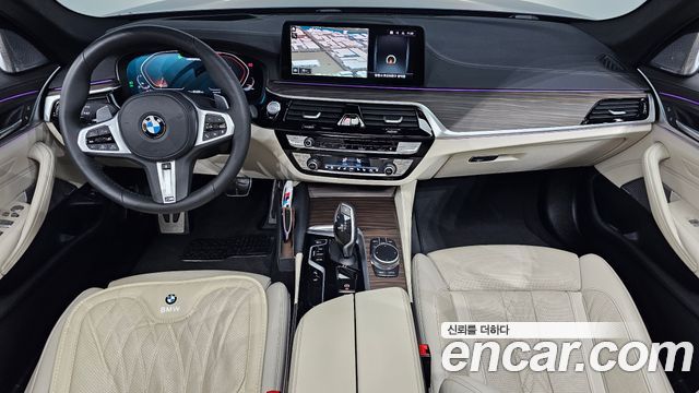 BMW 5-Series M550i xDrive