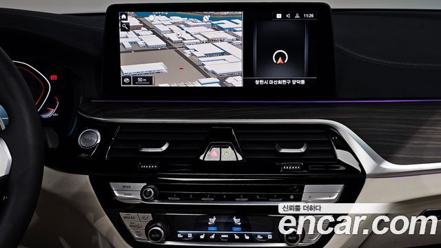 BMW 5-Series M550i xDrive