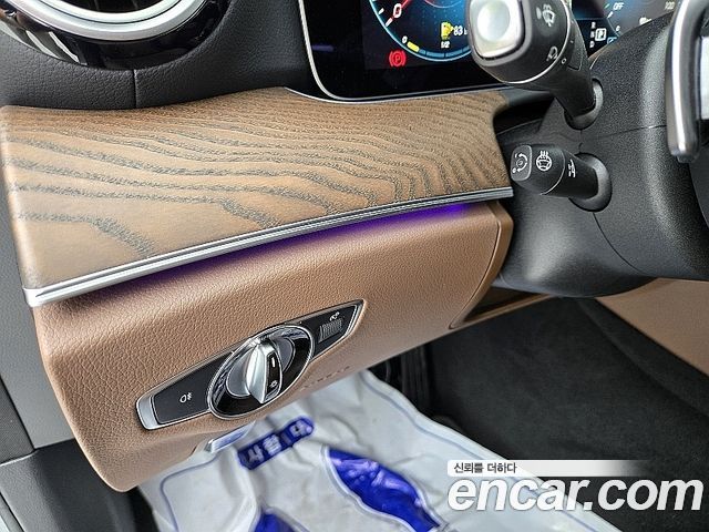 Mercedes-Benz E-Class E300e 4MATIC Exclusive