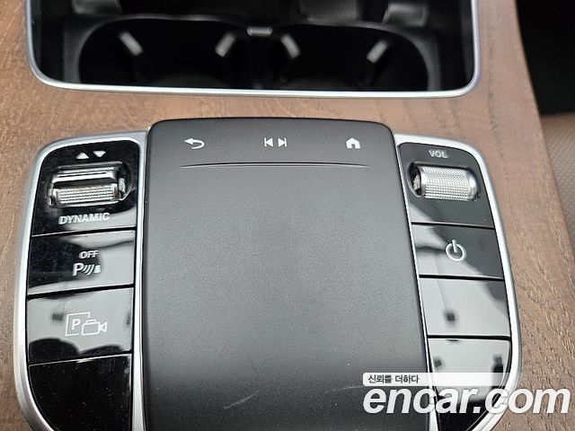 Mercedes-Benz E-Class E300e 4MATIC Exclusive