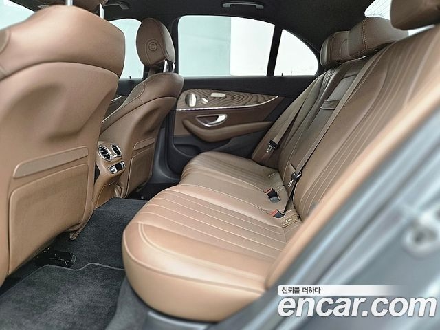 Mercedes-Benz E-Class E300e 4MATIC Exclusive
