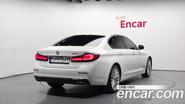 BMW 5-Series 530i Luxury