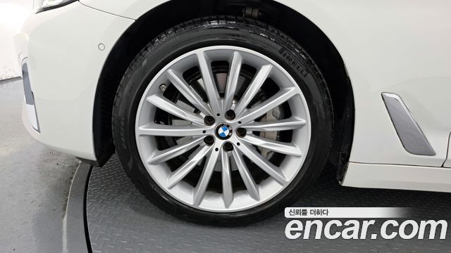 BMW 5-Series 530i Luxury