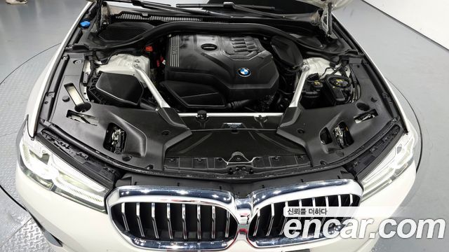 BMW 5-Series 530i Luxury