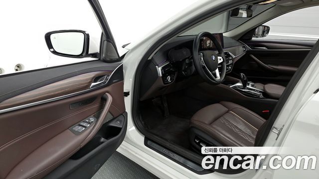 BMW 5-Series 530i Luxury
