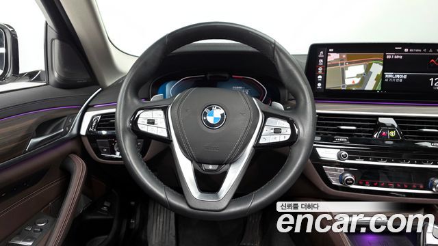 BMW 5-Series 530i Luxury