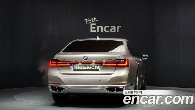BMW 7-Series M760Li xDrive V12 Excellence