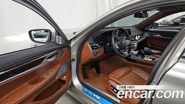 BMW 7-Series M760Li xDrive V12 Excellence