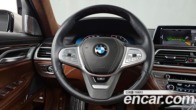 BMW 7-Series M760Li xDrive V12 Excellence