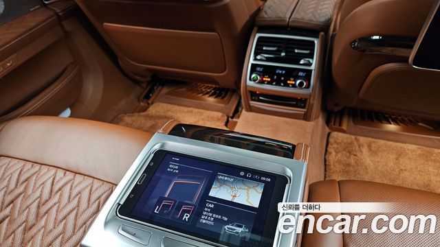 BMW 7-Series M760Li xDrive V12 Excellence