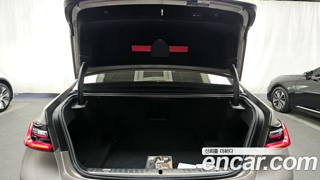 BMW 7-Series M760Li xDrive V12 Excellence