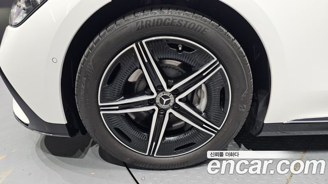 Mercedes-Benz EQE EQE350+