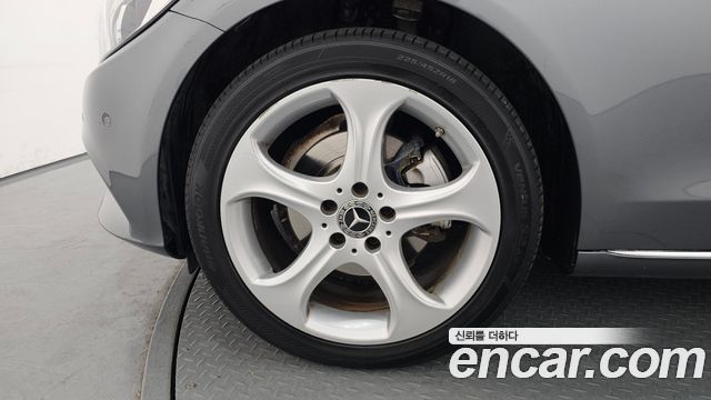 Mercedes-Benz C-Class C200 4MATIC Exclusive