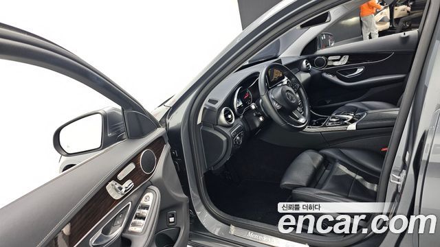 Mercedes-Benz C-Class C200 4MATIC Exclusive