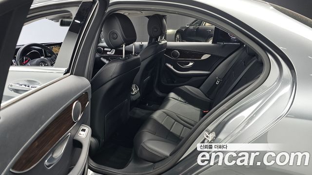 Mercedes-Benz C-Class C200 4MATIC Exclusive