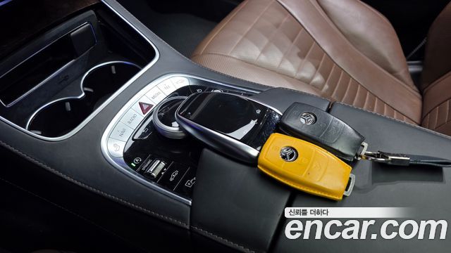 Mercedes-Benz S-Class W222 S560L 4MATIC