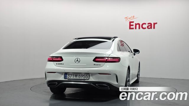 Mercedes-Benz E-Class E300d 4MATIC Coupe
