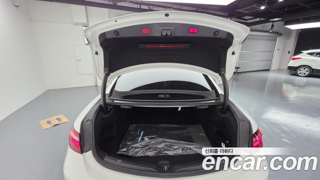 Mercedes-Benz E-Class E300d 4MATIC Coupe