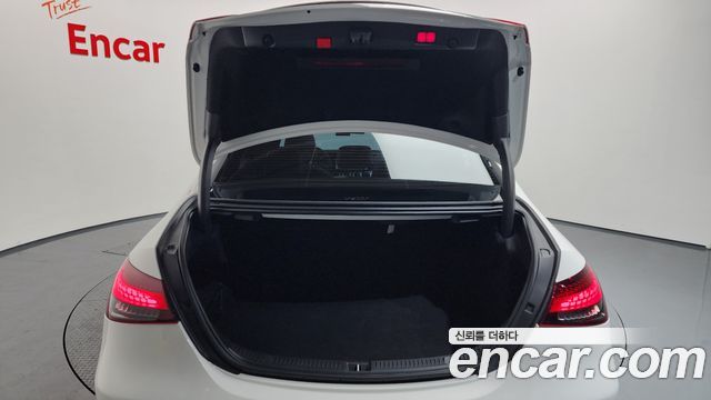 Mercedes-Benz E-Class E350 4MATIC AMG Line