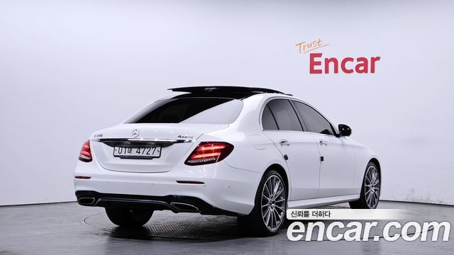 Mercedes-Benz E-Class E300 4MATIC AMG Line