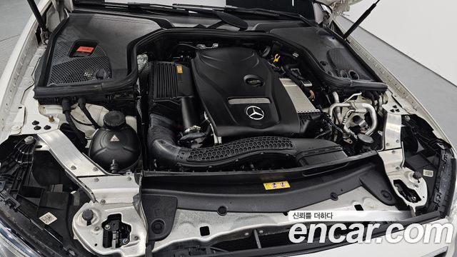 Mercedes-Benz E-Class E300 4MATIC AMG Line