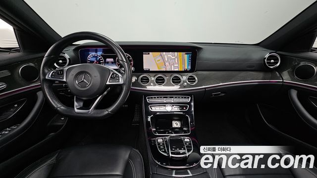 Mercedes-Benz E-Class E300 4MATIC AMG Line