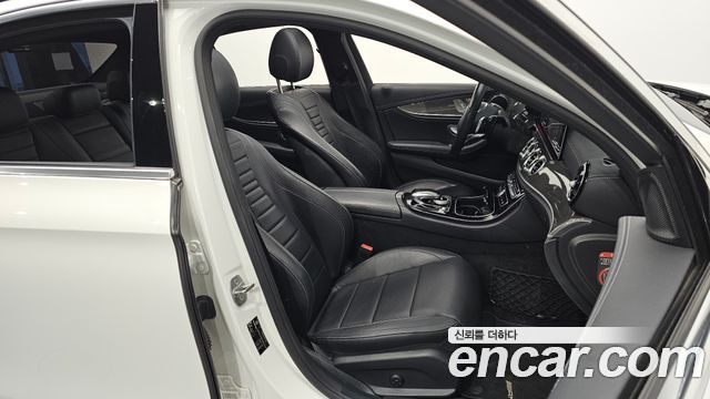 Mercedes-Benz E-Class E300 4MATIC AMG Line