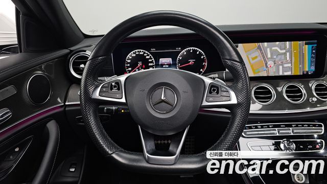 Mercedes-Benz E-Class E300 4MATIC AMG Line