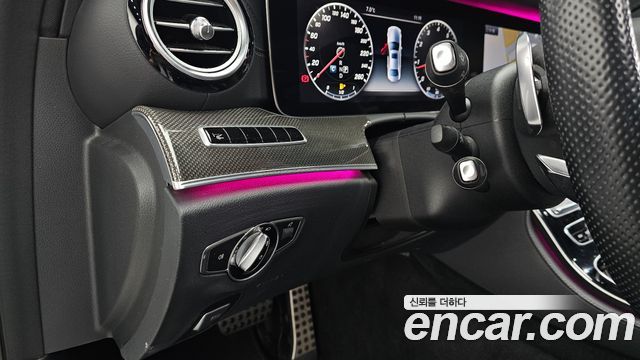 Mercedes-Benz E-Class E300 4MATIC AMG Line