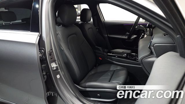 Mercedes-Benz A-Class A220 Hatchback